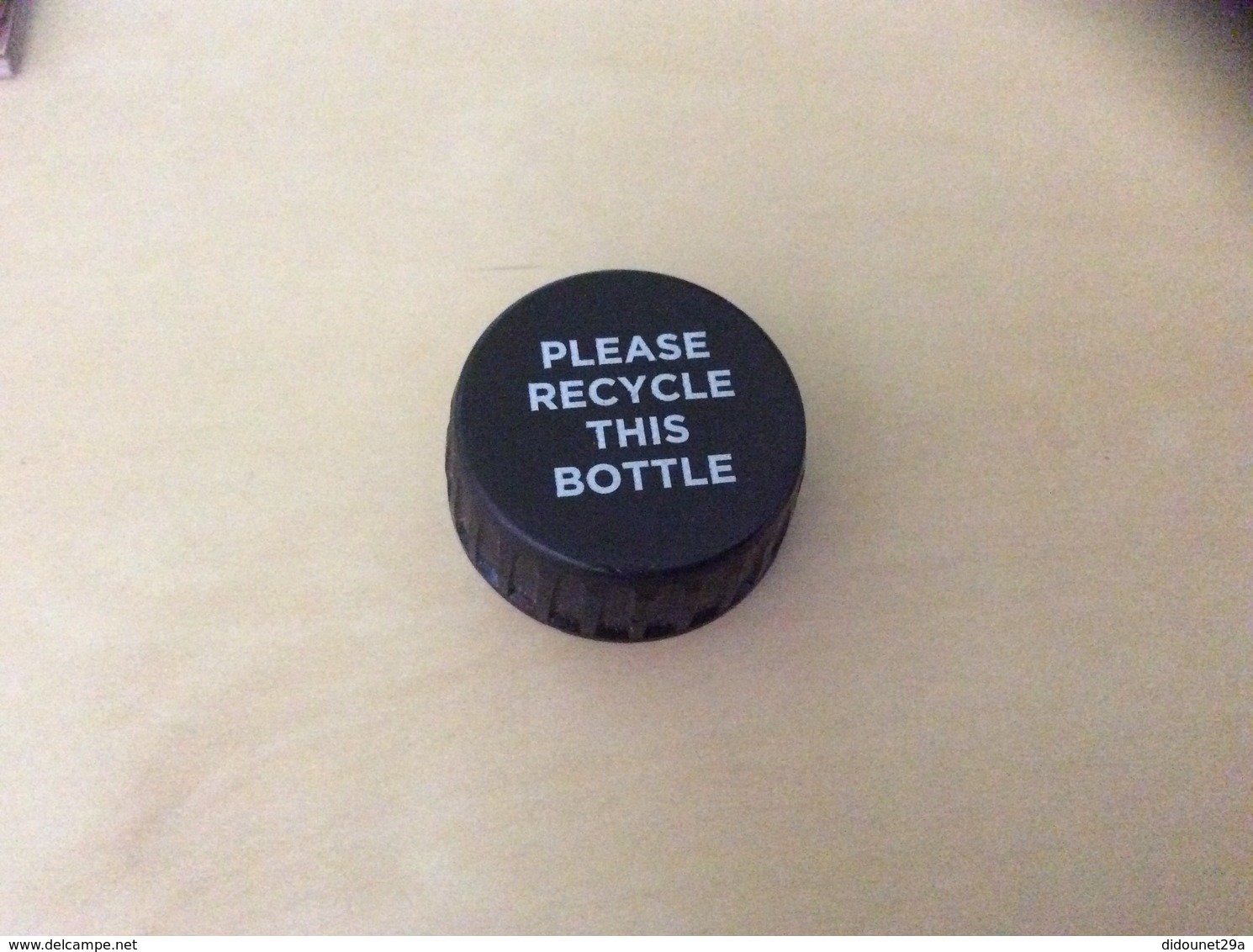 Bouchon "Coca-Cola ZÉRO - PLEASE RECYCLE THIS BOTTLE" Angleterre - Soda