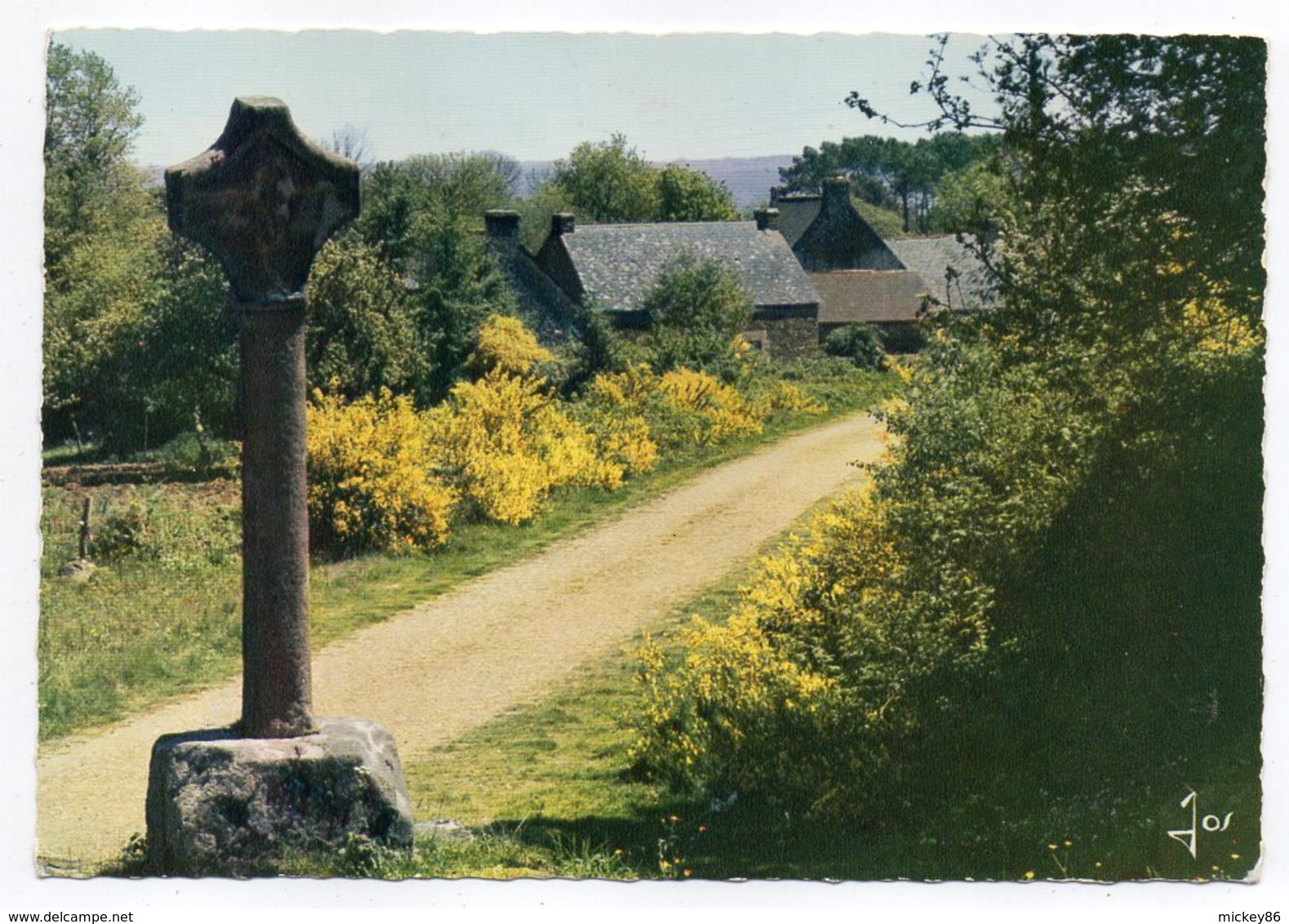 Environs  Josselin --Croix De Carrefour - Josselin