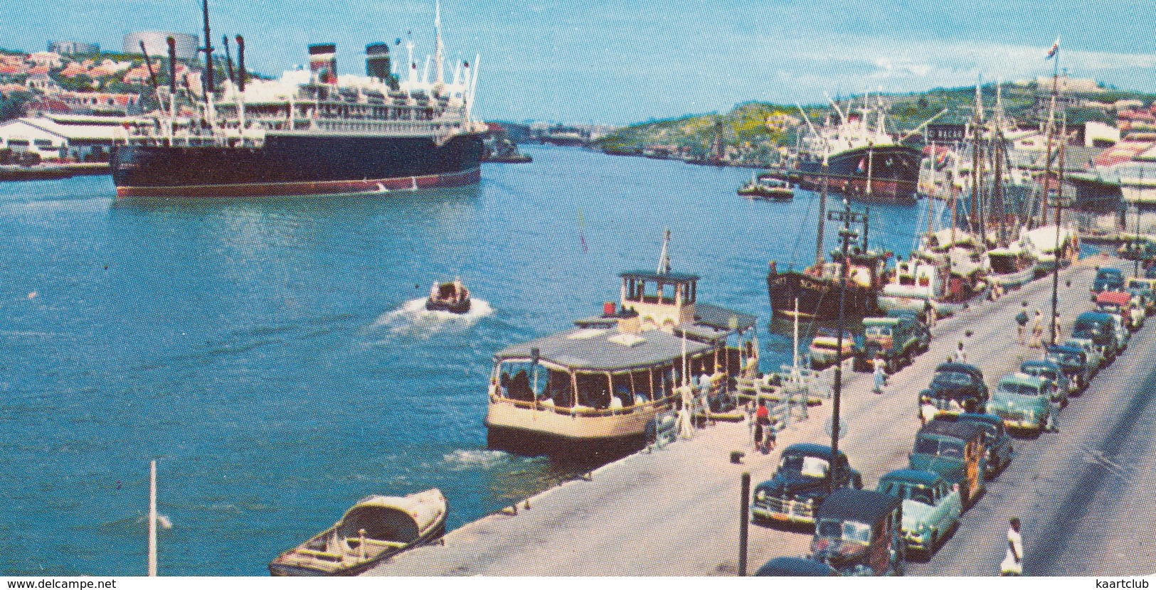 Willemstad: CHRYSLER '50, PLYMOUTH BELVEDERE, FORD WOODY STATION WAGON '48 - STEAMER - Harbor View - (Curacao, N.A.) - Toerisme