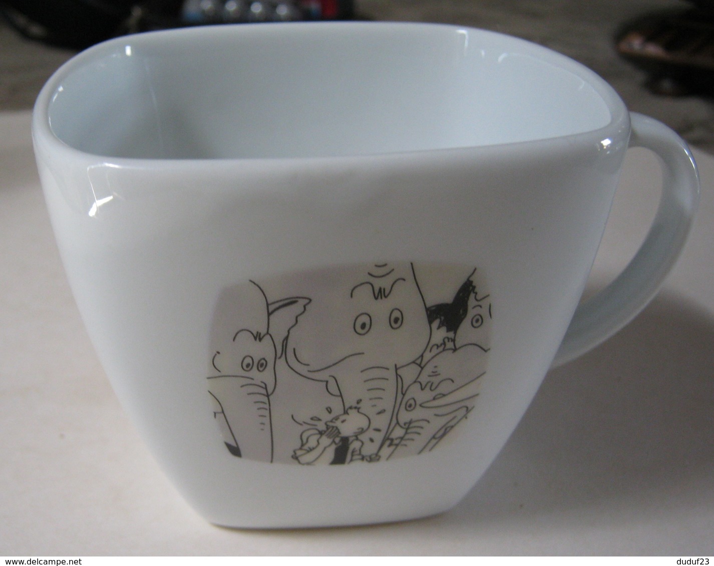 TASSE A CAFE ET SOUS TASSE CARREES TINTIN AU CONGO ELEPHANT - Art De La Table