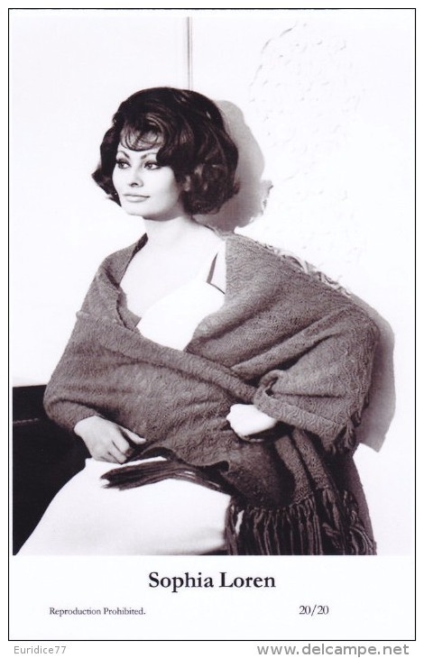 SOPHIA LOREN - Film Star Pin Up PHOTO Postcard - Publisher Swiftsure Postcards 2000 - Unclassified