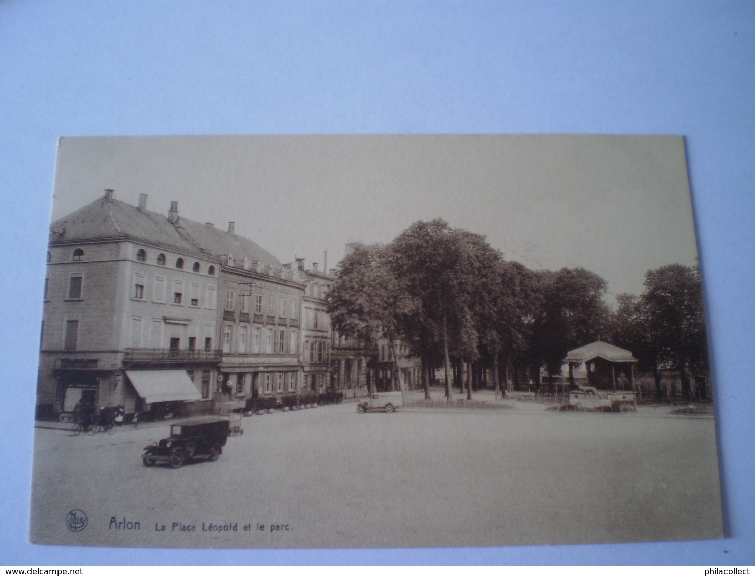 Arlon //  La Place Léopold Et Le Parc - Hôtel Concordia - Belle Animation Avec Automobile 19?? - Aarlen