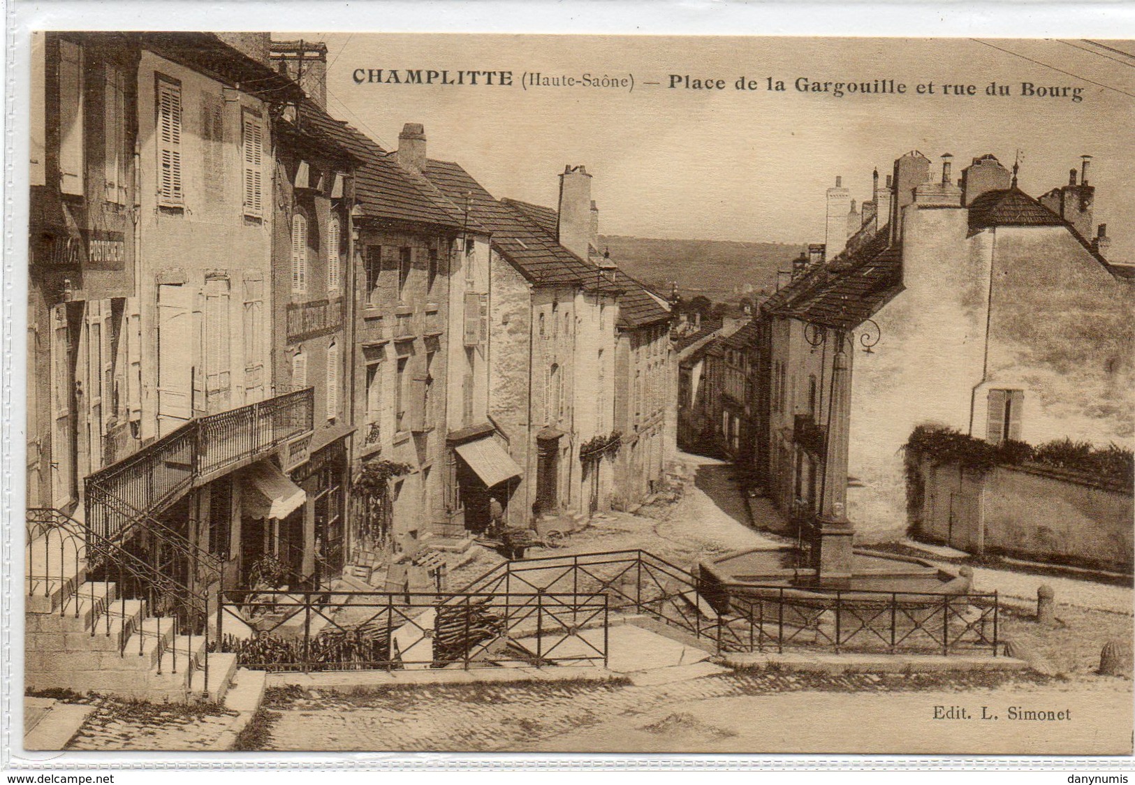 70  CHAMPLITTE     Place De La Gargouille Et Rue Du Bourg - Other & Unclassified