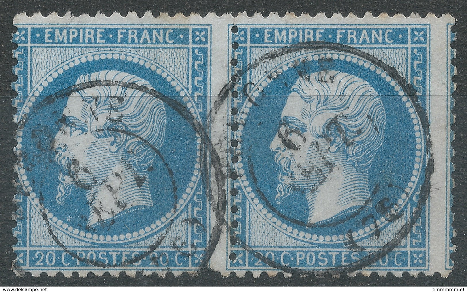 Lot N°44018  Variété/Paire Du N°22, Oblit Cachet à Date De Péronne, Somme (76), Tache Blanche Sous Le Menton 1é Timbre - 1862 Napoleon III