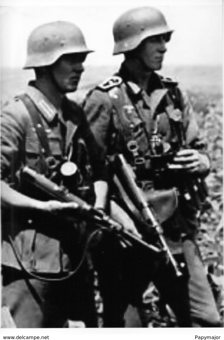 WW2 - Grenadiers Allemands Avec Leur MP 40 Schmeisser - 1939-45