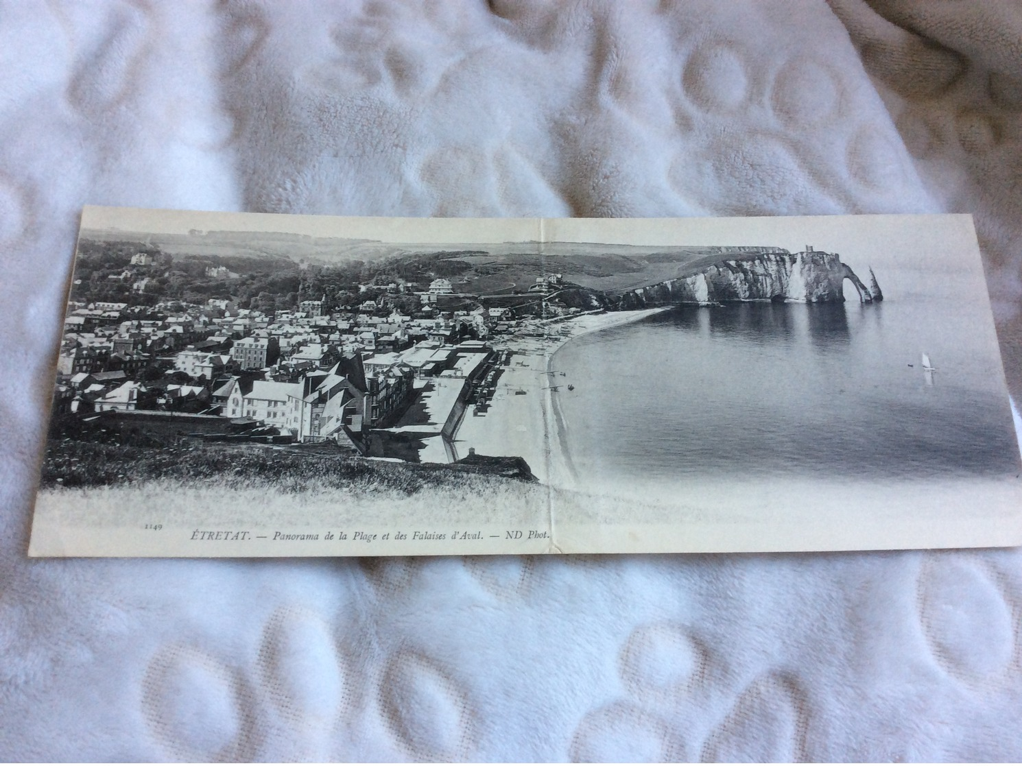 CPA Double - Etretat - Panorama Déc La Plage Et Des Falaises D’Aval - Etretat