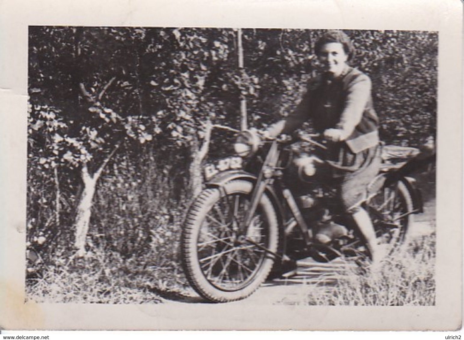 Foto Frau Auf Motorrad - Ca. 1940 - 8*5cm (35690) - Cars