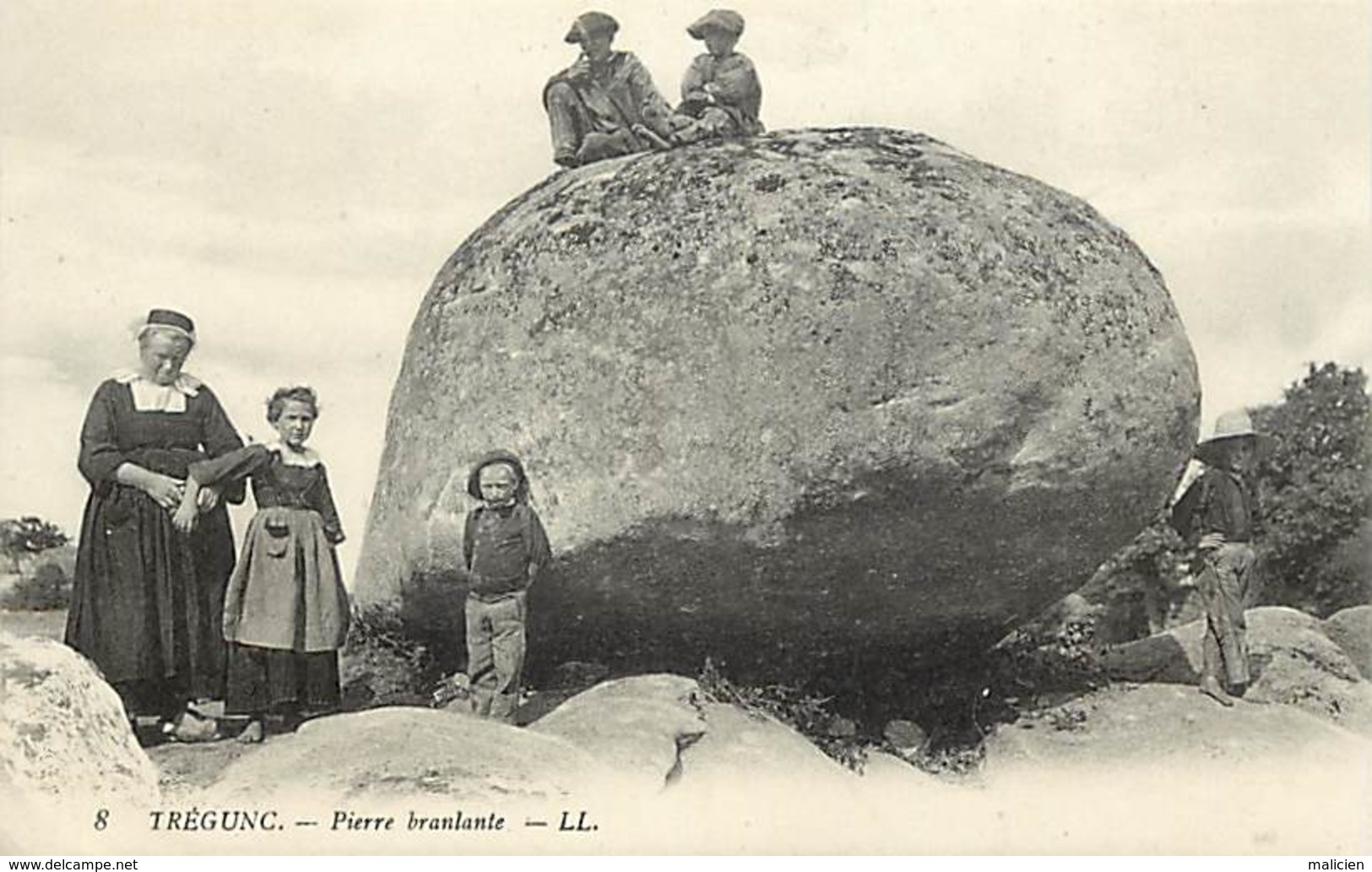 - Finistere - Ref-E18- Tregunc - Pierre Branlante - Megalithe - Megalithes  - Dolmen Et Menhirs - Carte Bon Etat - - Trégunc