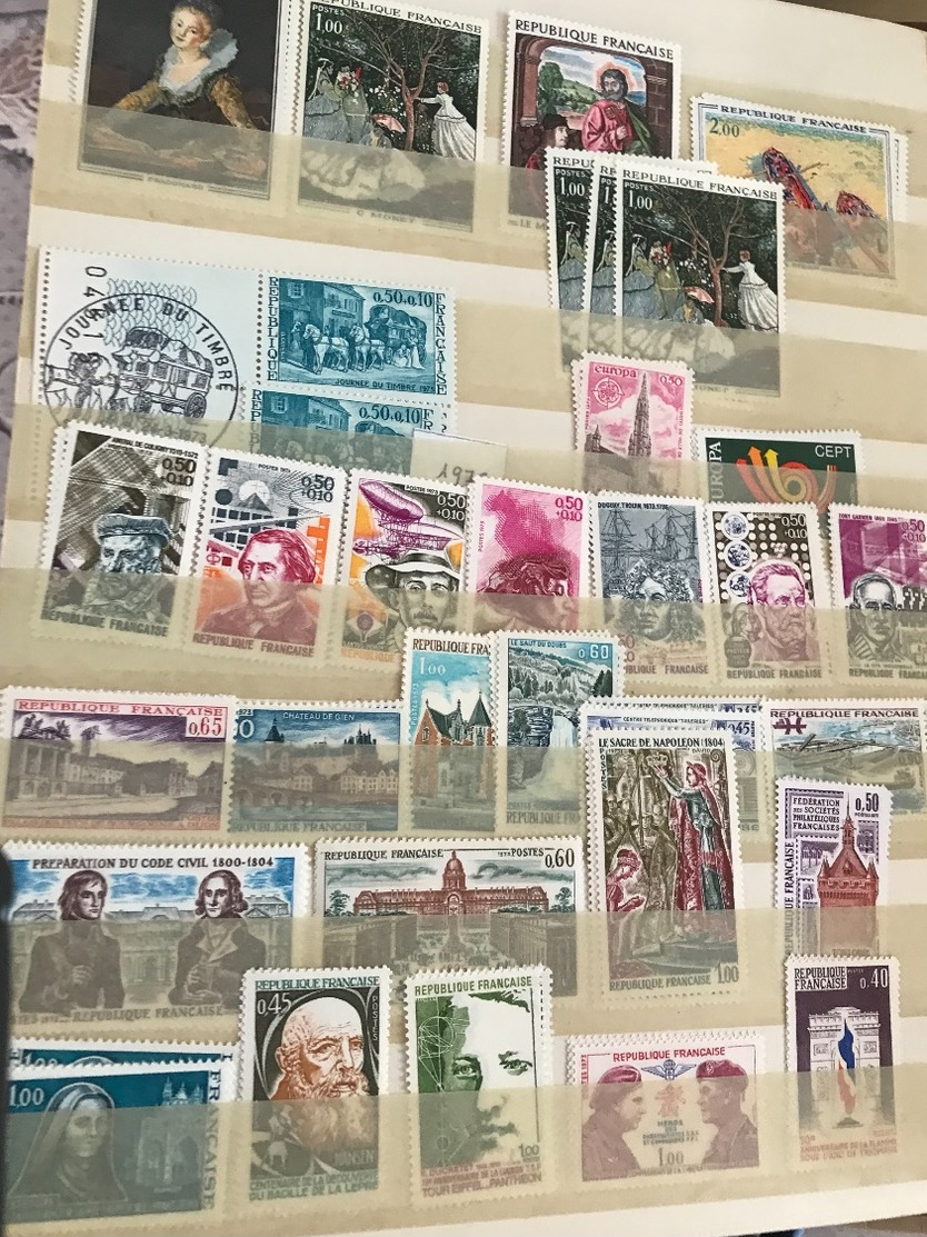 1 Classeur De Timbres Neufs Avec Ou Sans Gommes (voir Photos) - Unused Stamps