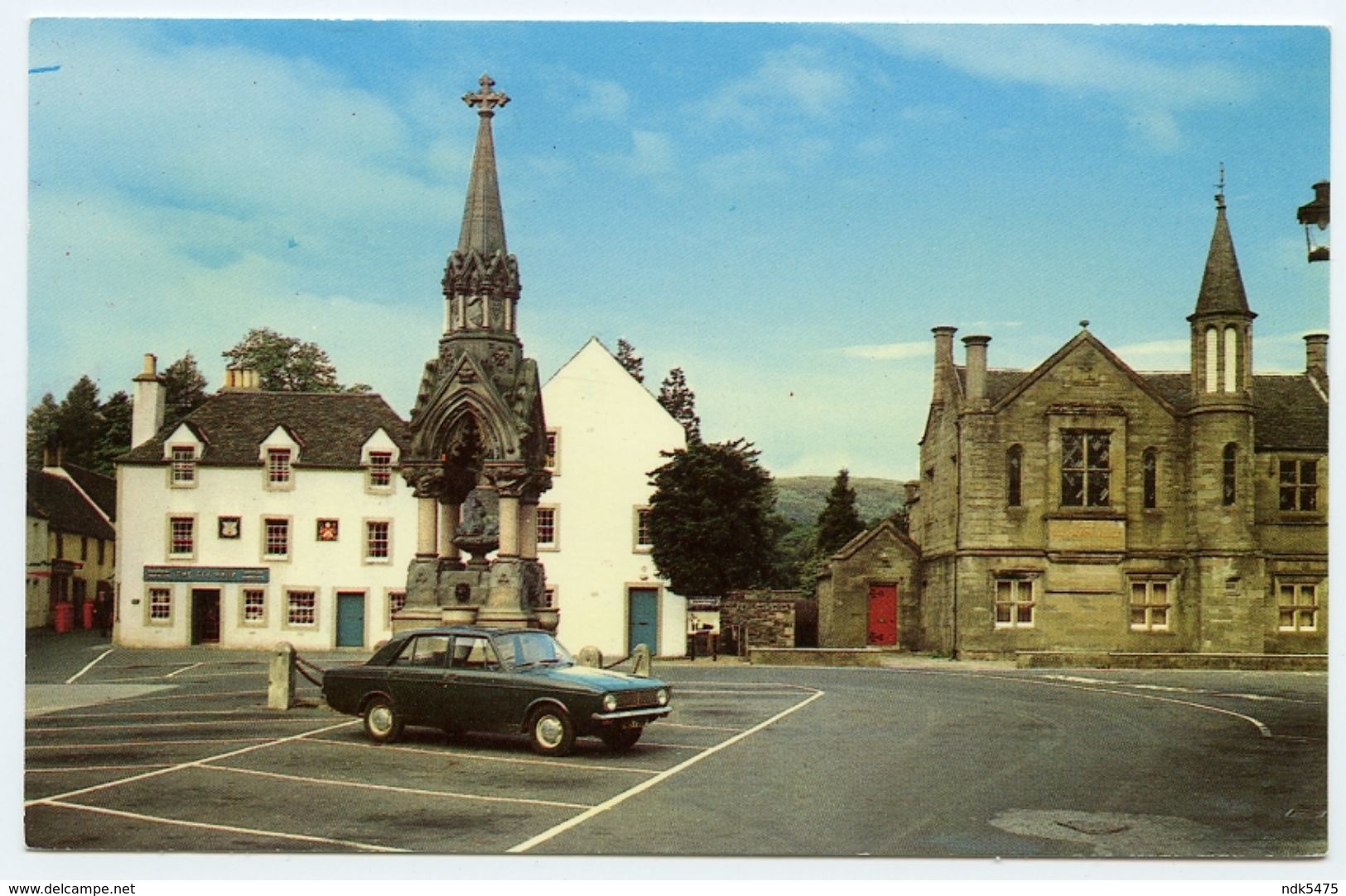 DUNKELD : THE SQUARE - Perthshire