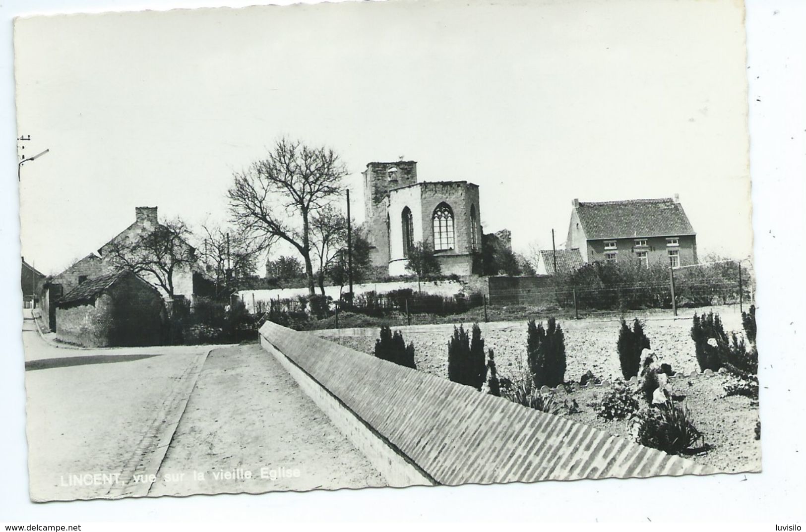 Lincent Vue Sur La Vieille Eglise - Lincent