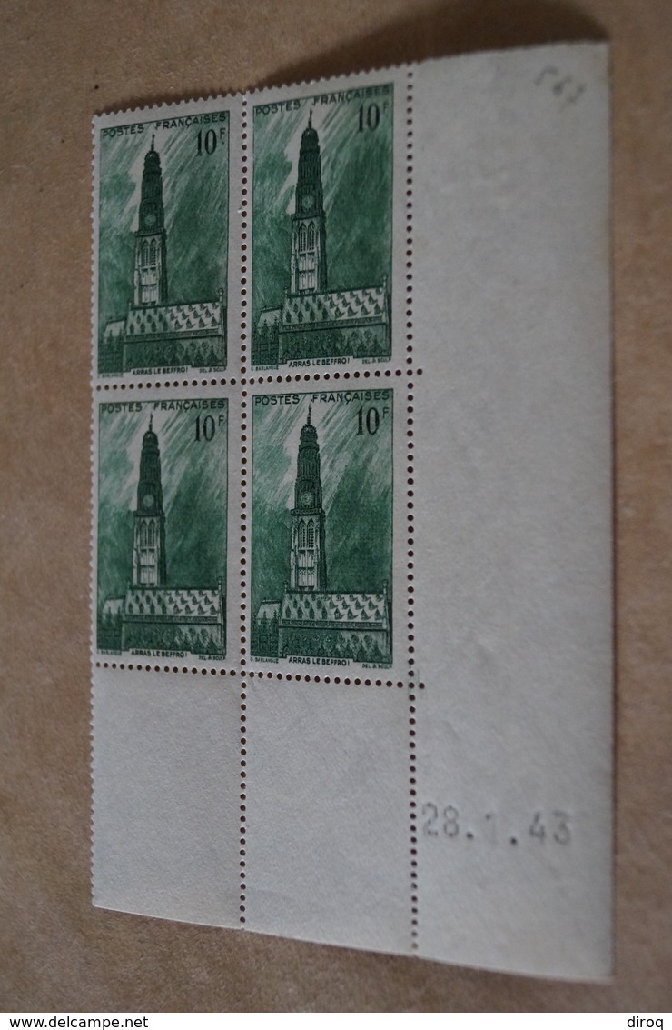 Superbe Feuillet De 4 Timbres,strictement Neuf Avec Gomme,1943,Arras,le Beffroi,N° 567 - Unused Stamps