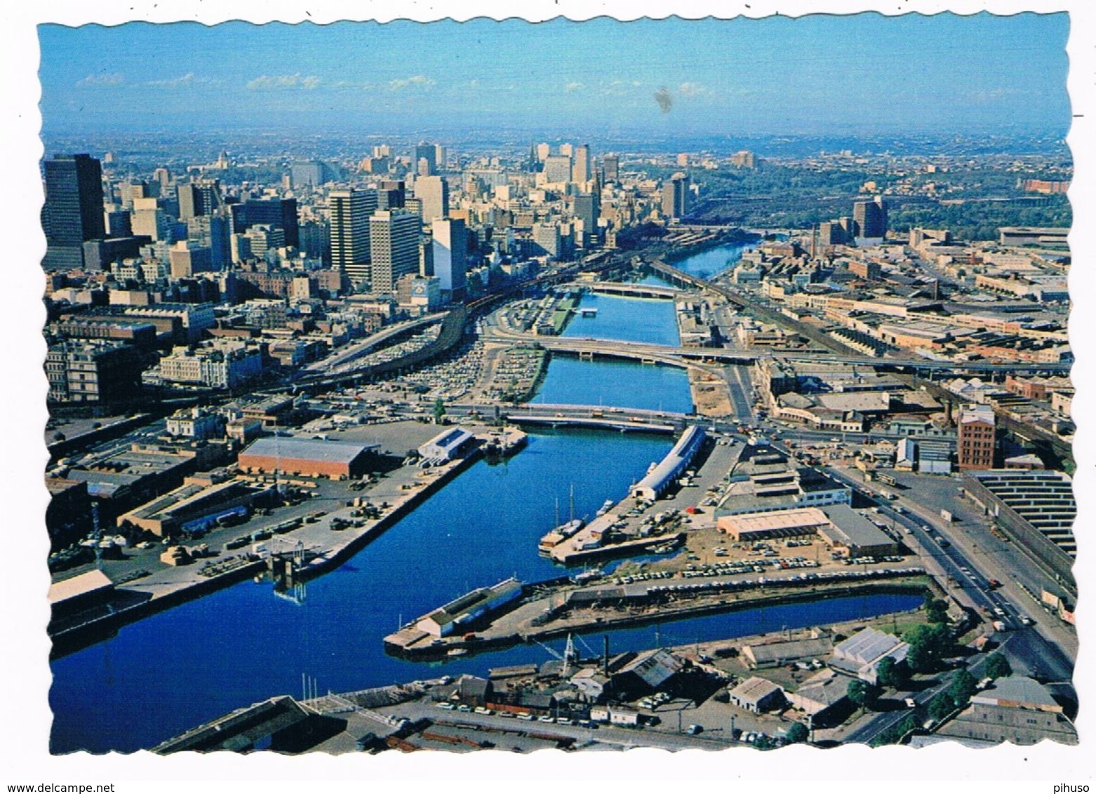 AUS-300   MELBOURNE : View Of The City Skyline And Yarra River - Melbourne