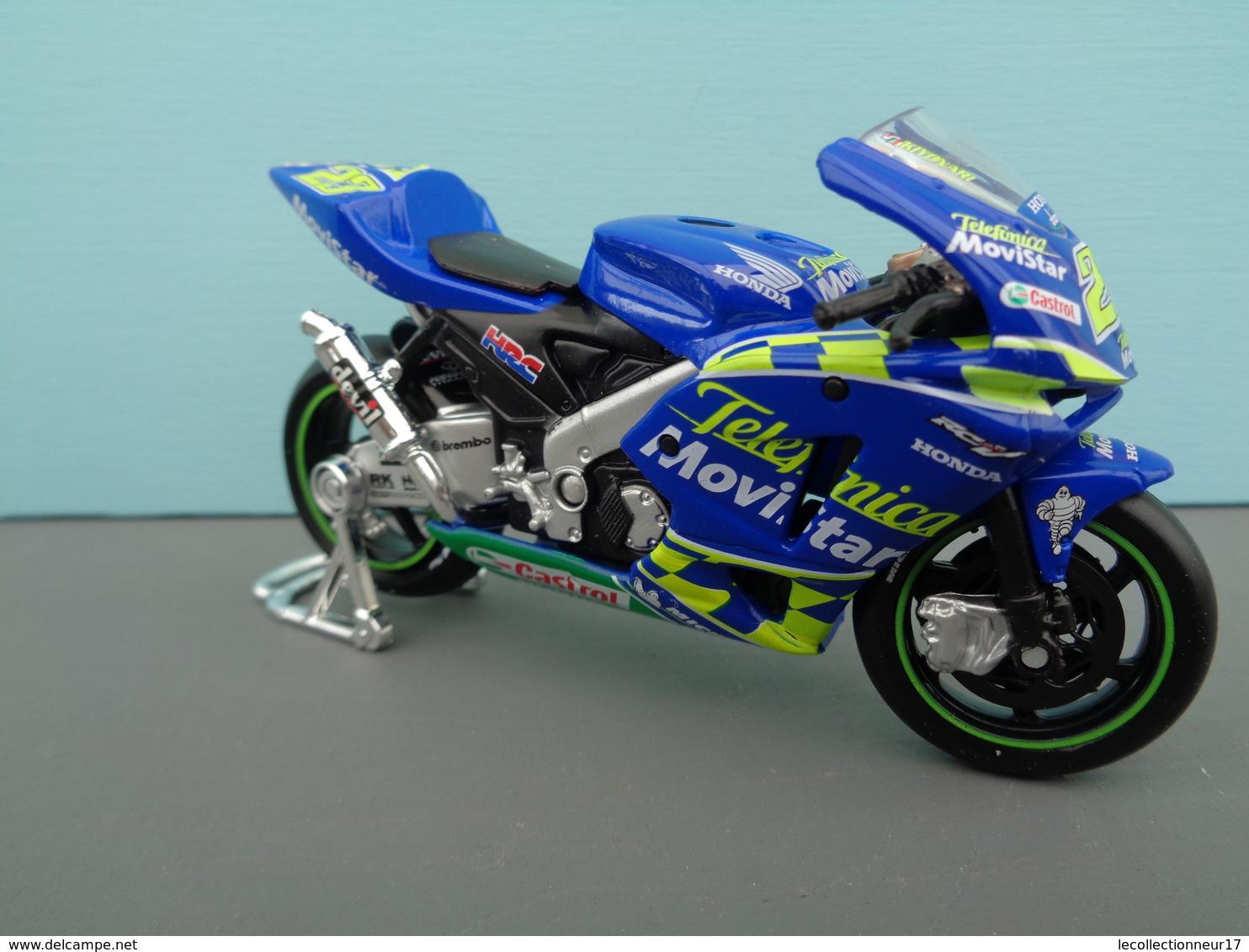 Moto Honda RCV 211 Pilote 23 Ryuichi Kiyonari Marque Maisto échelle 1/18 ème Réf 18 - Motos