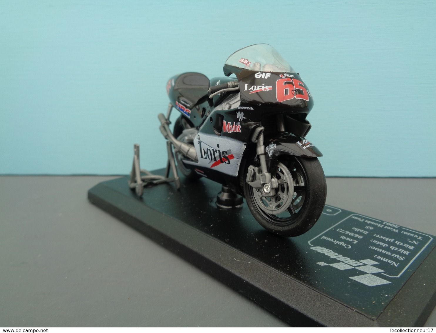 Moto Honda 500 Cc NSR Pilote 65 Loris Capirossi Marque Majorette échelle 1/18 ème Réf 22 - Motos