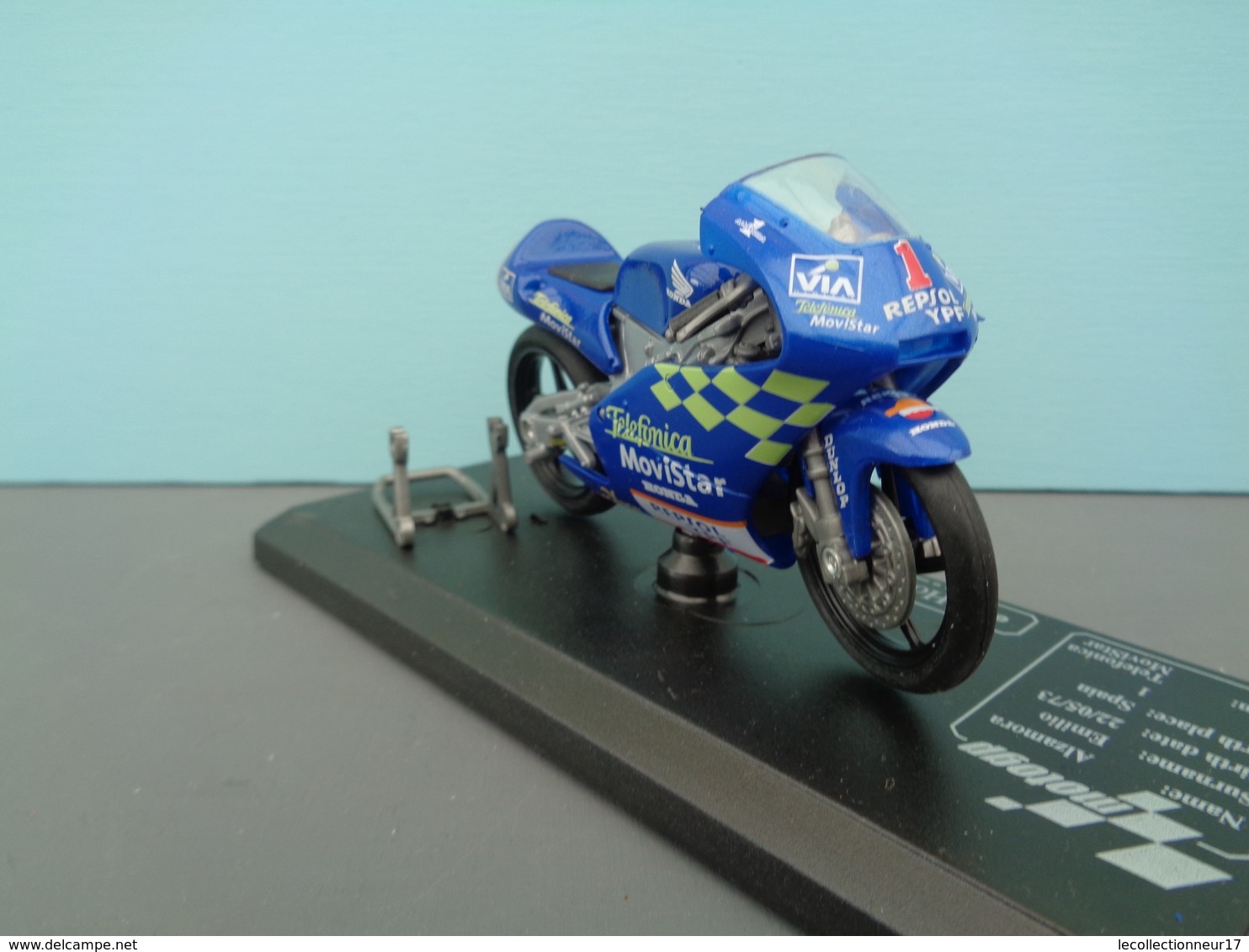 Moto Honda 125 Cc RS Pilote 1 Emilo Alzamora Marque Majorette échelle 1/18 ème Réf 23 - Motos