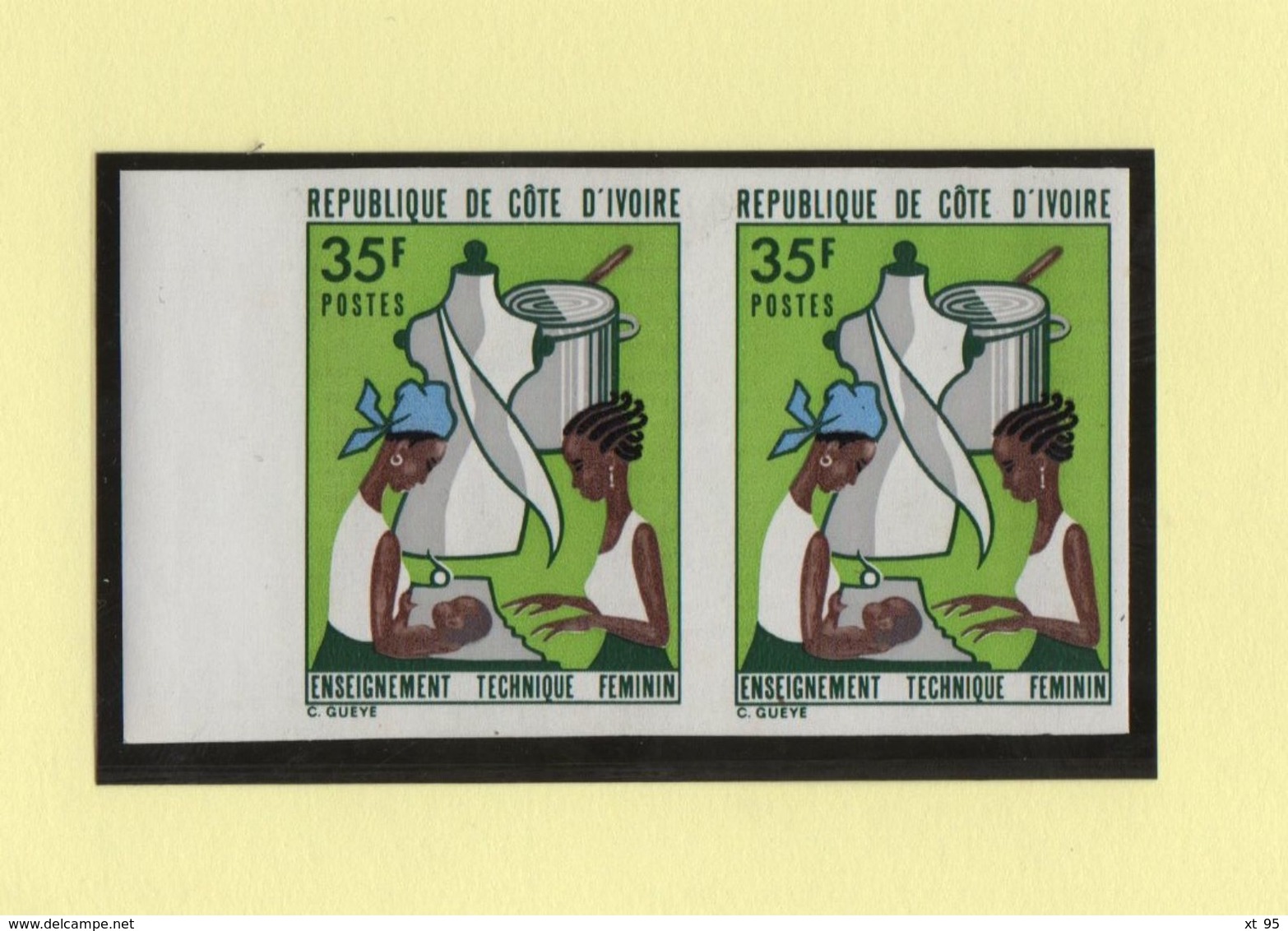 Cote D Ivoire - N°353 Paire Non Dentelee ** - Enseignement Technique Feminin - Côte D'Ivoire (1960-...)