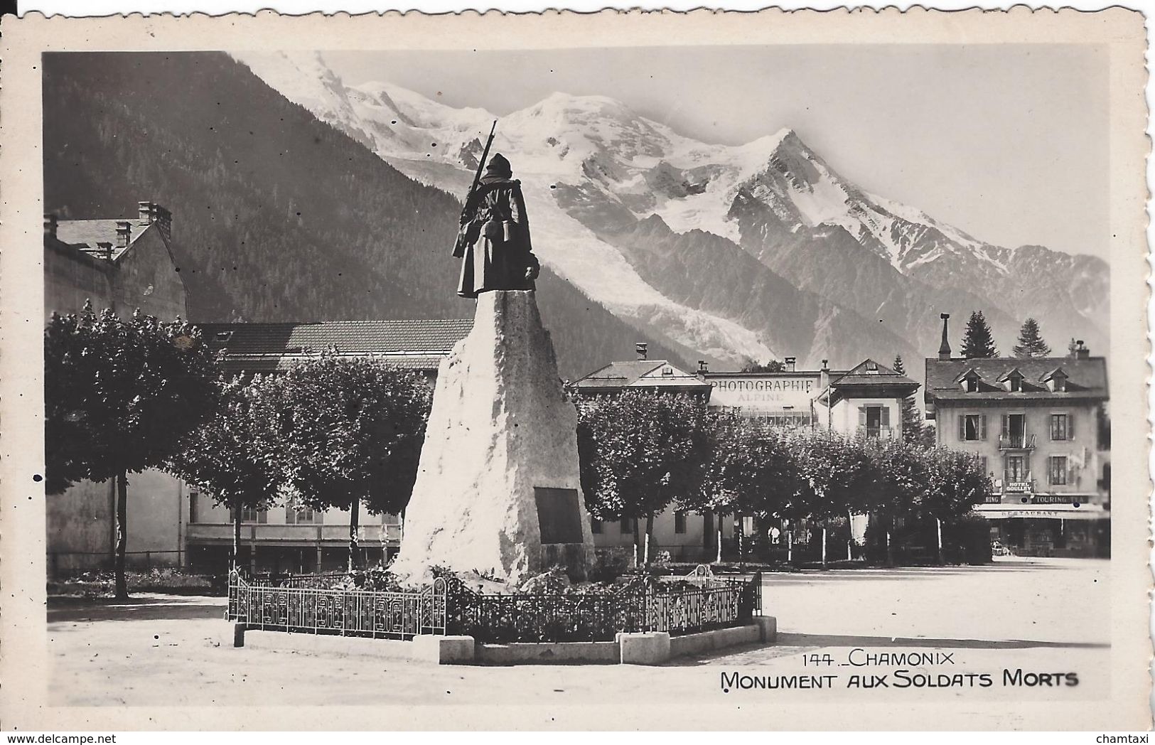 74 CHAMONIX MONT BLANC MONUMENT AUX MORTS DUPUPET ARCHITECTE  PLACE DU POILU Editeur SOCIETE GRAPHIQUE 144 - Chamonix-Mont-Blanc