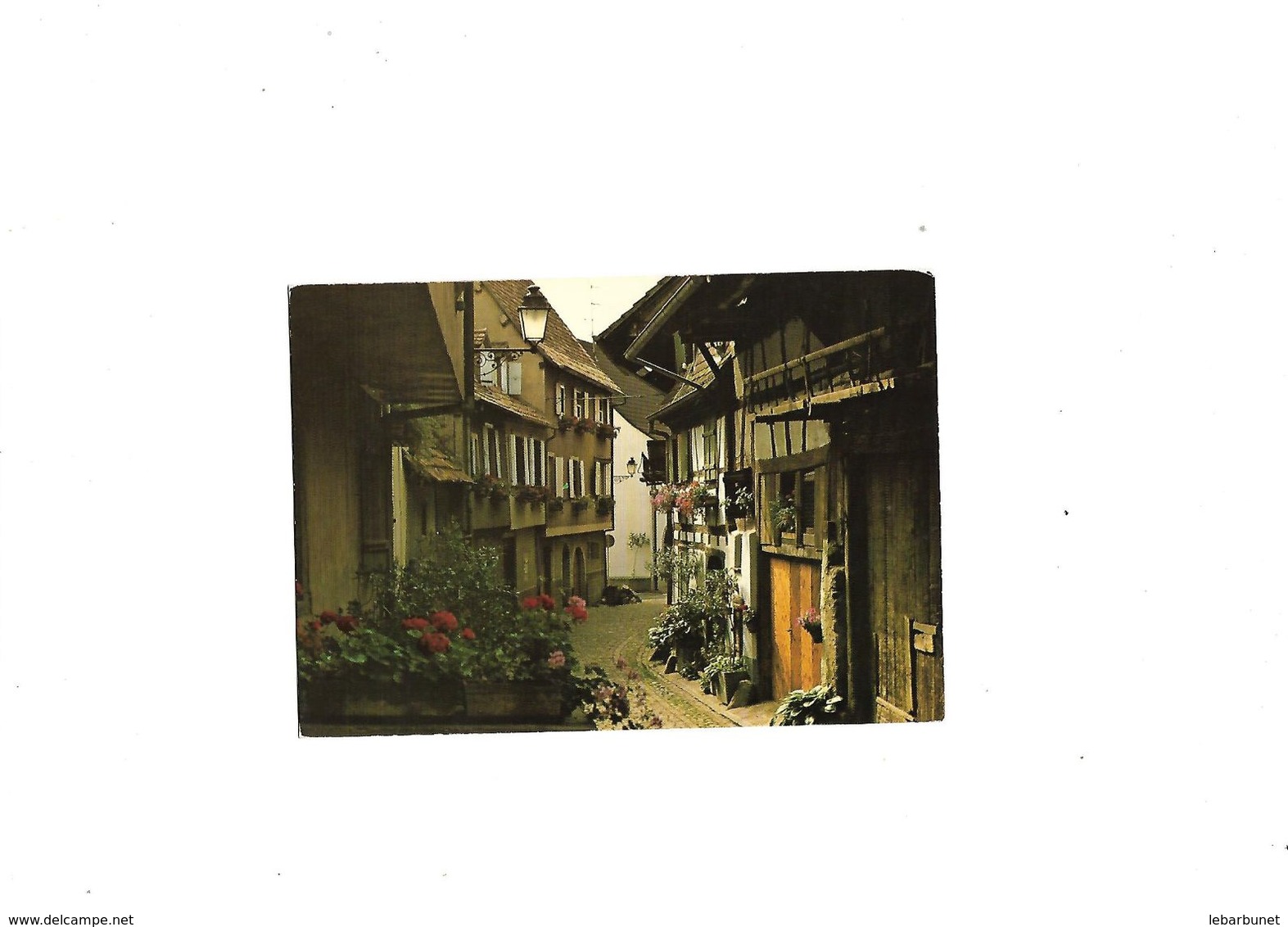 Carte Postale Eguisheim  (68) Etroite Ruelle - Autres & Non Classés