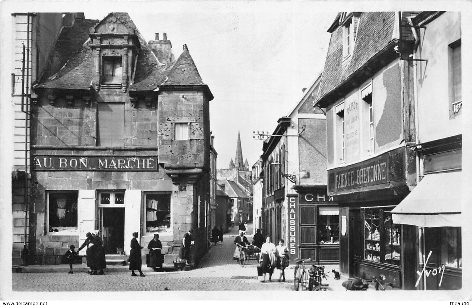 ¤¤   -   PAIMPOL   -   Maison à Tourelle Du XVe Siècle Et Rue De L'Eglise   -  Au Bon Marché  -   ¤¤ - Paimpol