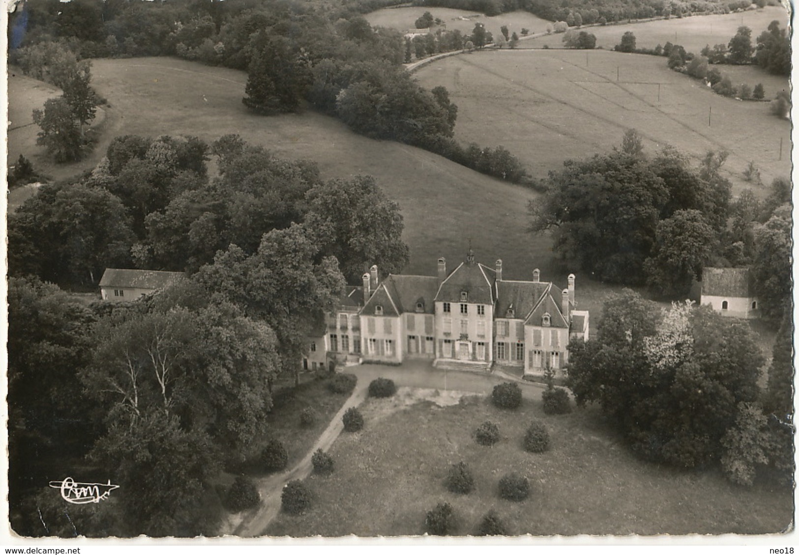 En Avion Au Dessus Du Chateau De Bizy     Format 10/15  1953 - Guerigny