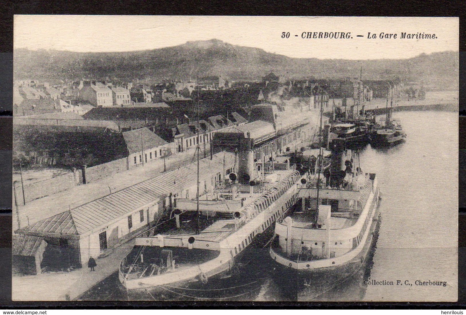 CPA 50 - CHERBOURG - ( CH427 ) Gare Maritime -  Transbordeur "Nomadic"" - Cherbourg