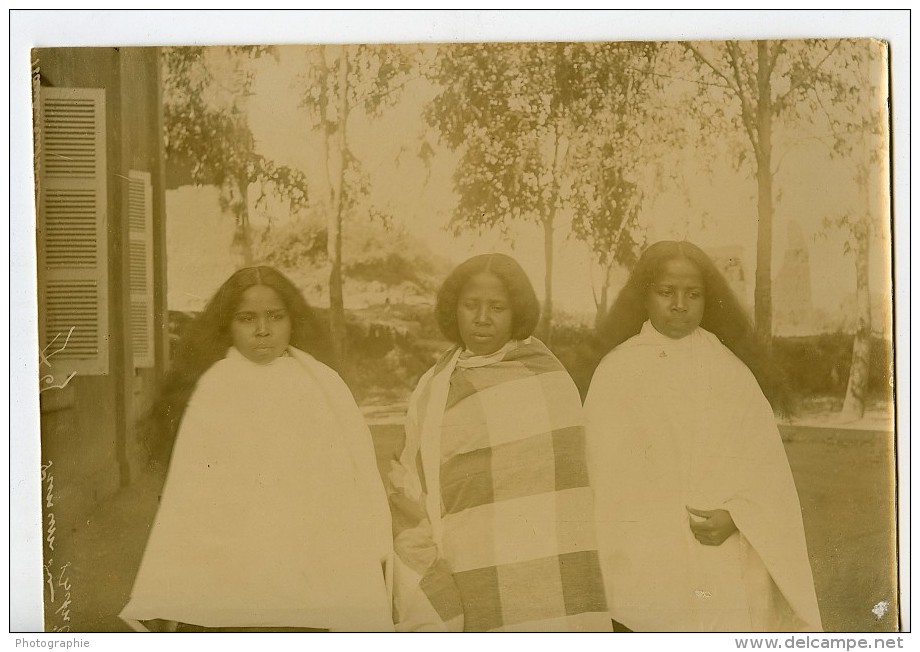 Madagascar Femmes Hovas En Deuil Ancienne Photo Ramahandry 1910' - Africa