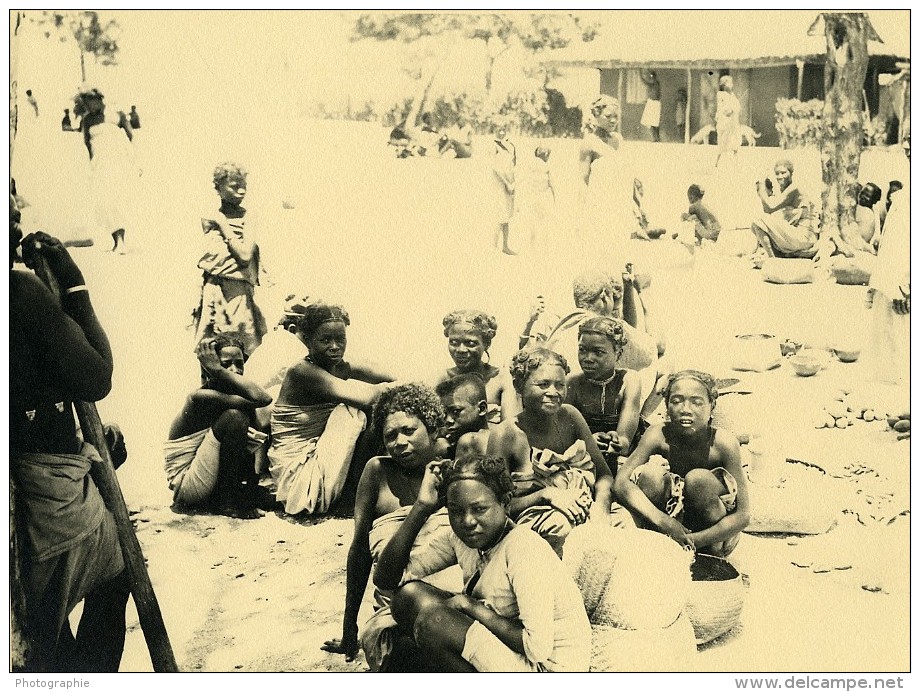 Madagascar Groupe De Femmes Indigenes Ancienne Photo 1937 - Africa