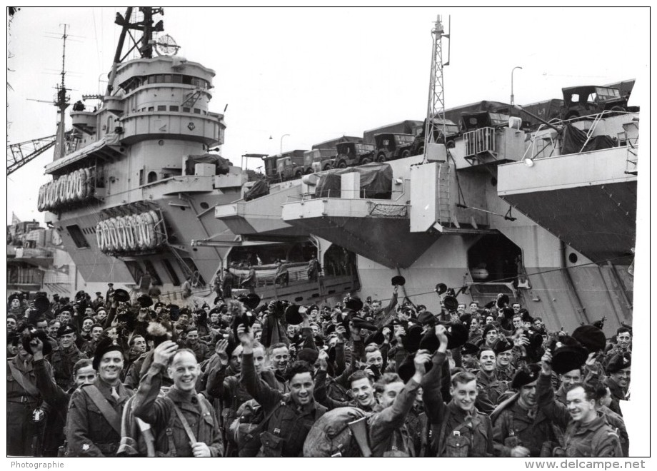 Portsmouth 1st Royal Inniskilling Fusiliers HMS Triumph Ancienne Photo 1951 - War, Military