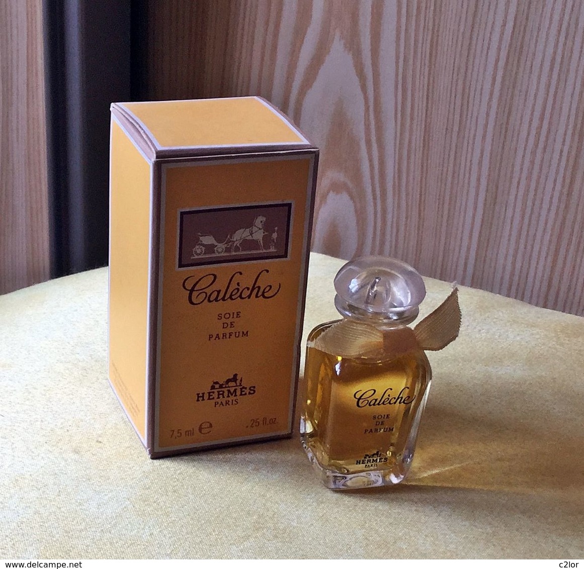 Miniature  "CALÈCHE" De HERMES ,Soie De Parfum  5 Ml Dans Sa  Boite (M076) - Miniaturen Damendüfte (mit Verpackung)