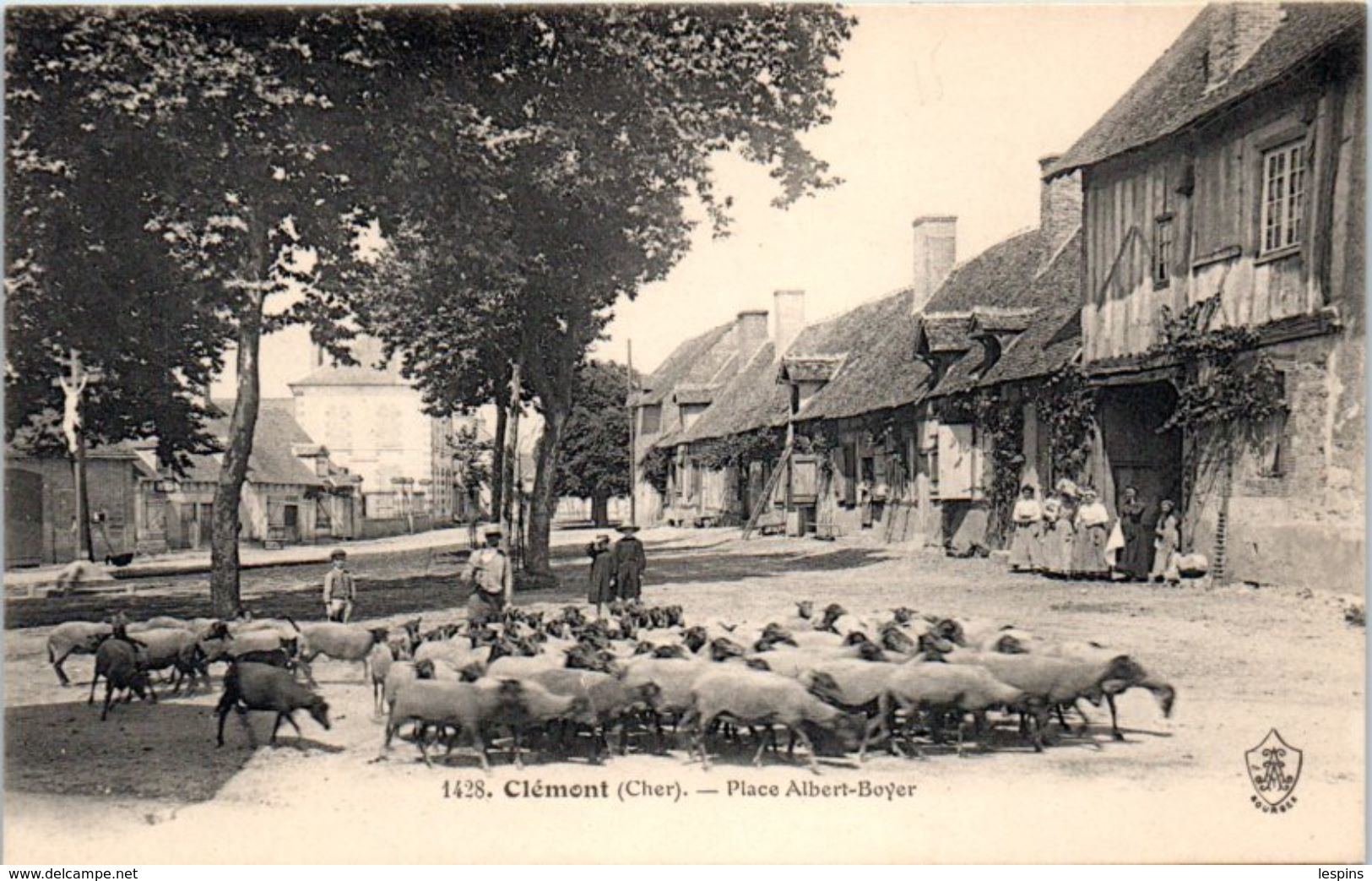 18 - CLEMONT --  Place Albert Boyer - Clémont