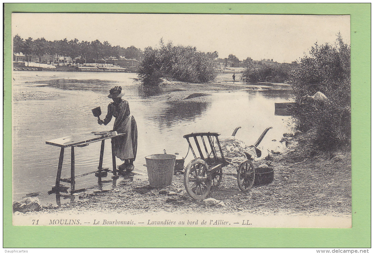 MOULINS : Lavandière Au Bord De L'Allier. TBE. Le Bourbonnais. 2 Scans. Edition LL - Moulins