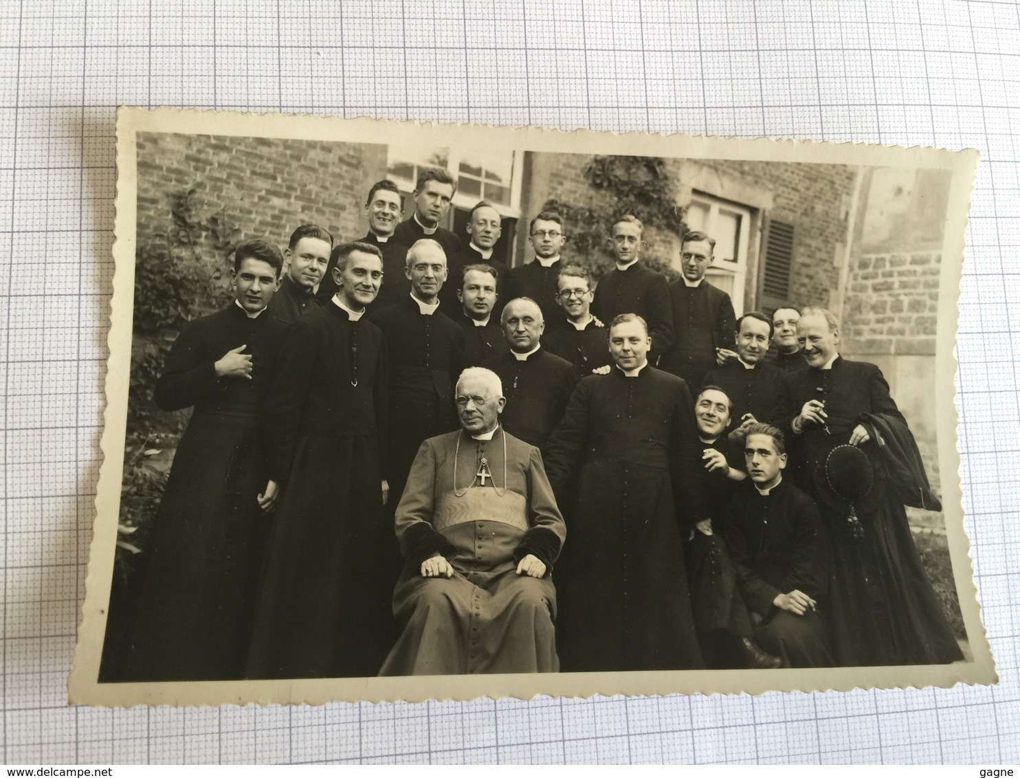 18G’' -  Photo Carte Curés Dont Celui Haut Le Wastia Religieux Avec évêque Monseigneur Heylen 1935 - Identified Persons