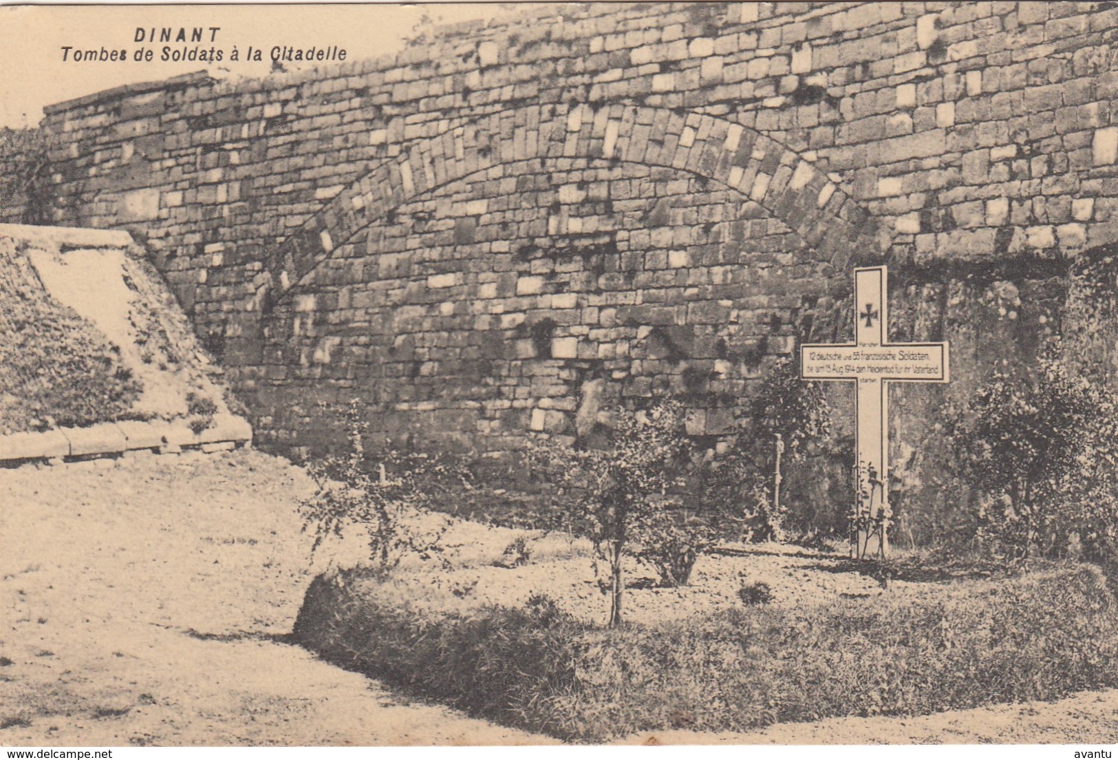 DINANT / TOMBES DES SOLDATS ALLEMAND A LA CITADELLE - Dinant