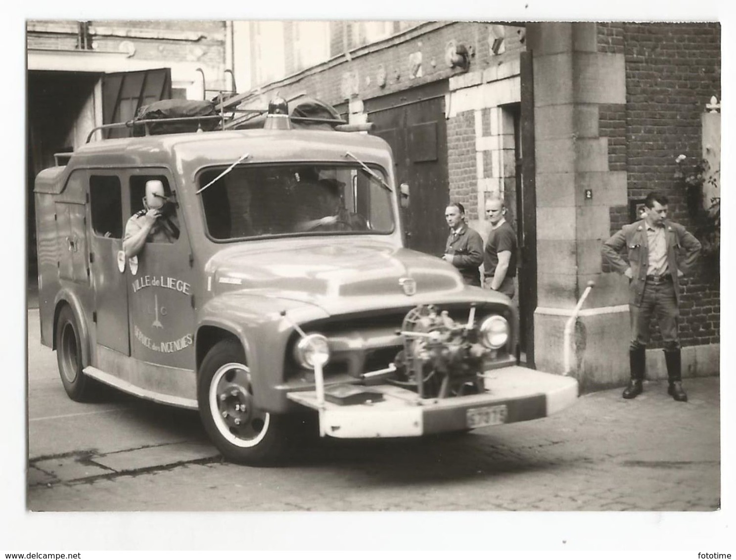 Photographie Originale Camion Pompier Ville De Liège Service Incendie Autopompe Photo Picture Oldtimer Fire Truck - Automobiles