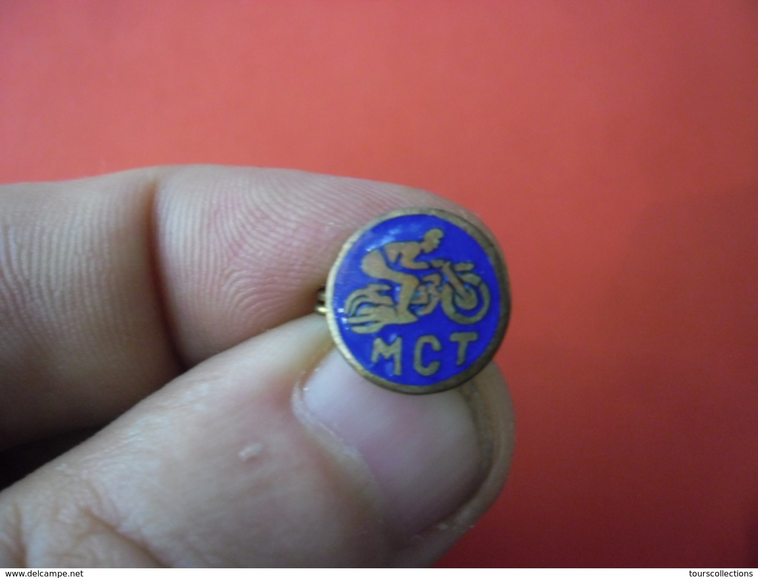 PIN MOTO BADGE BROCHE EMAIL ANCIEN MCT TOURS (37) Moto Club Tourisme - RARE !!! - Motos