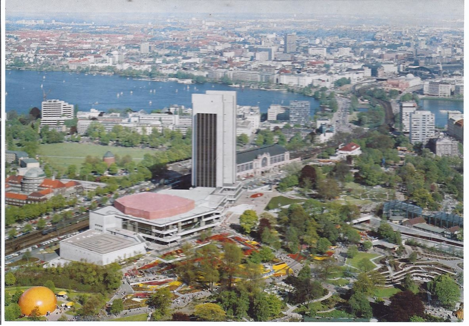 Hamburg - Blick Vom Fernsehturm Mit Congress Centrum Und Alster  -   **40432 - Altri & Non Classificati