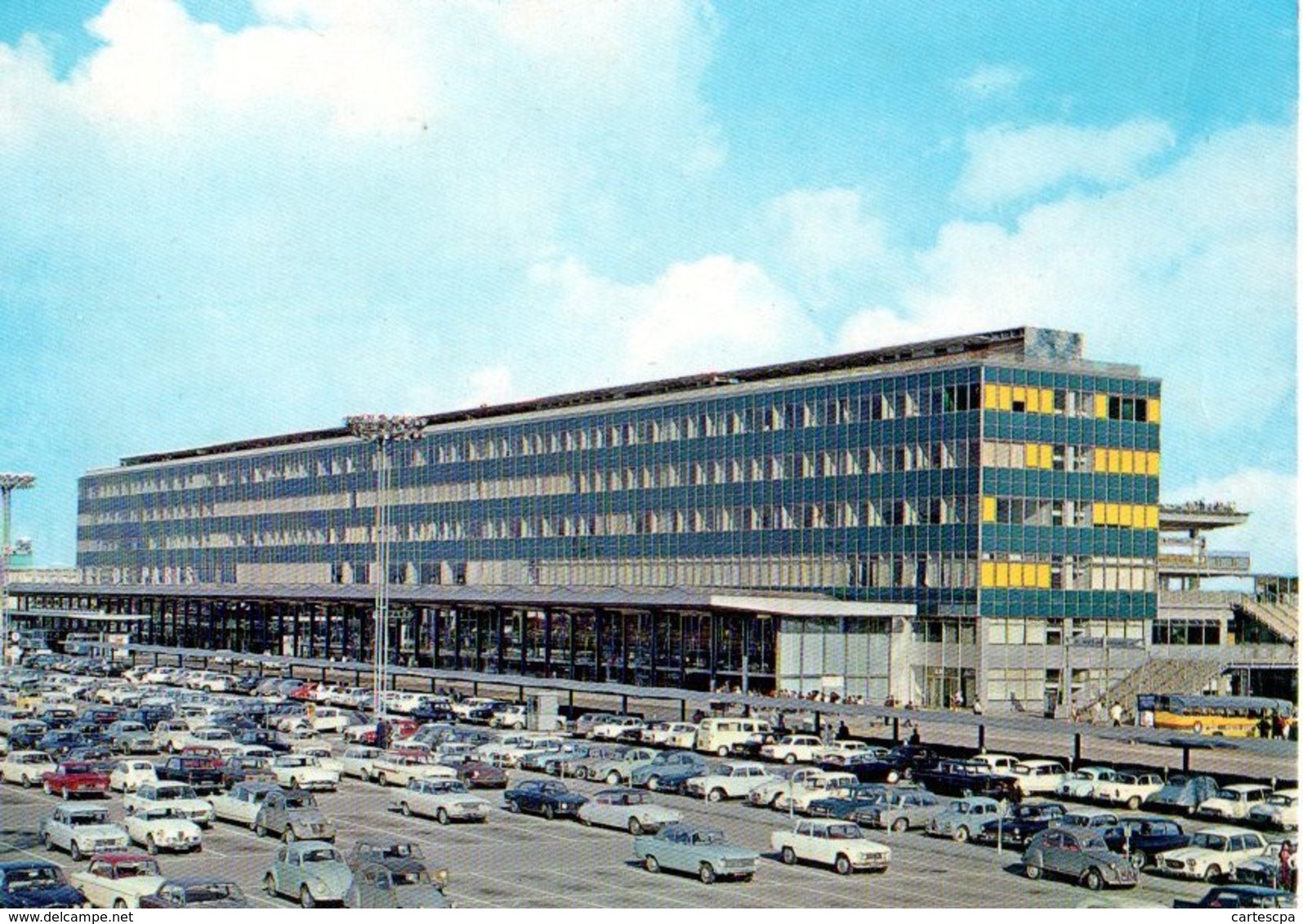 Aeroport De Paris Orly La Facade Nord De L'aerogare Et Le Parking Depart 1965  CPM Ou CPSM - Orly