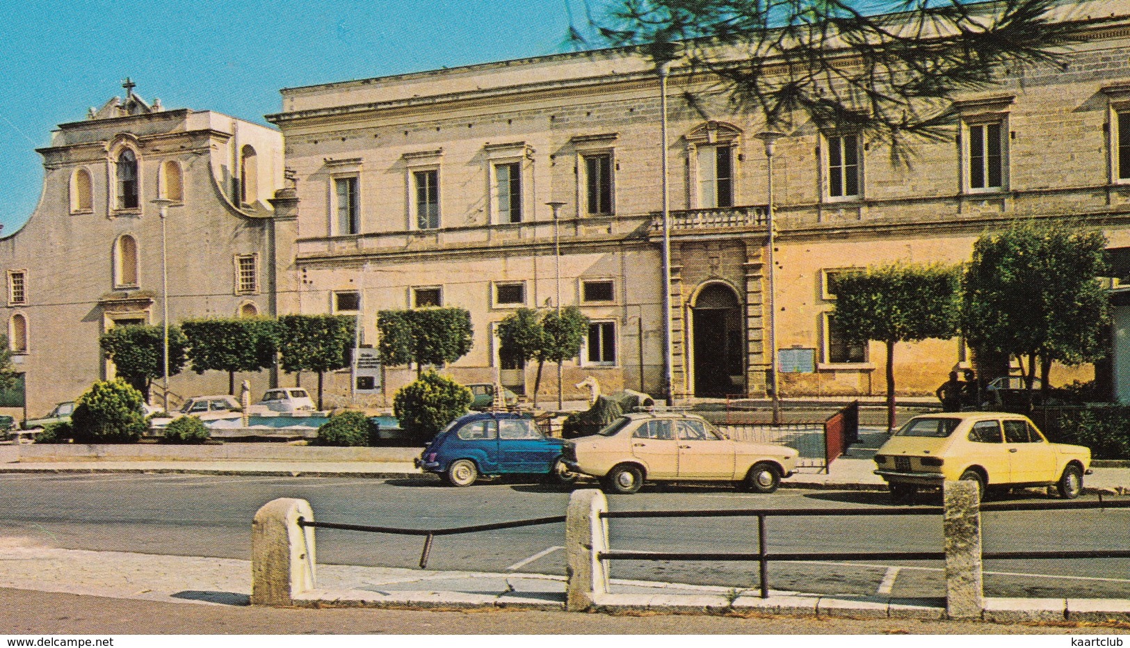 Casarano: FIAT 127,600,  FORD ESCORT, CITROËN DYANE - Piazza S. Domenico E Palazzo Comunale - Passenger Cars