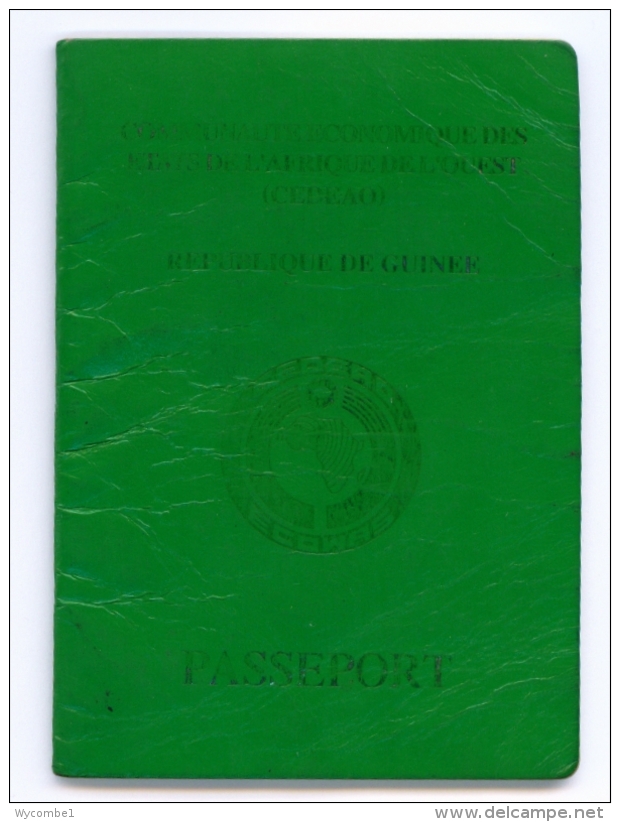 GUINEA (CONAKRY) - Complete Expired Passport. All Used Pages Shown. - Documentos Históricos