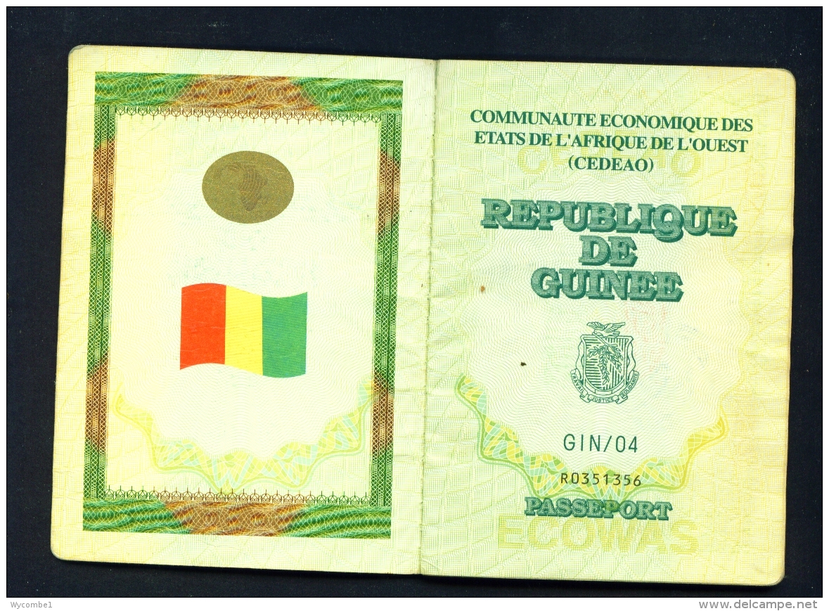 GUINEA (CONAKRY) - Complete Expired Passport. All Used Pages Shown. - Historical Documents