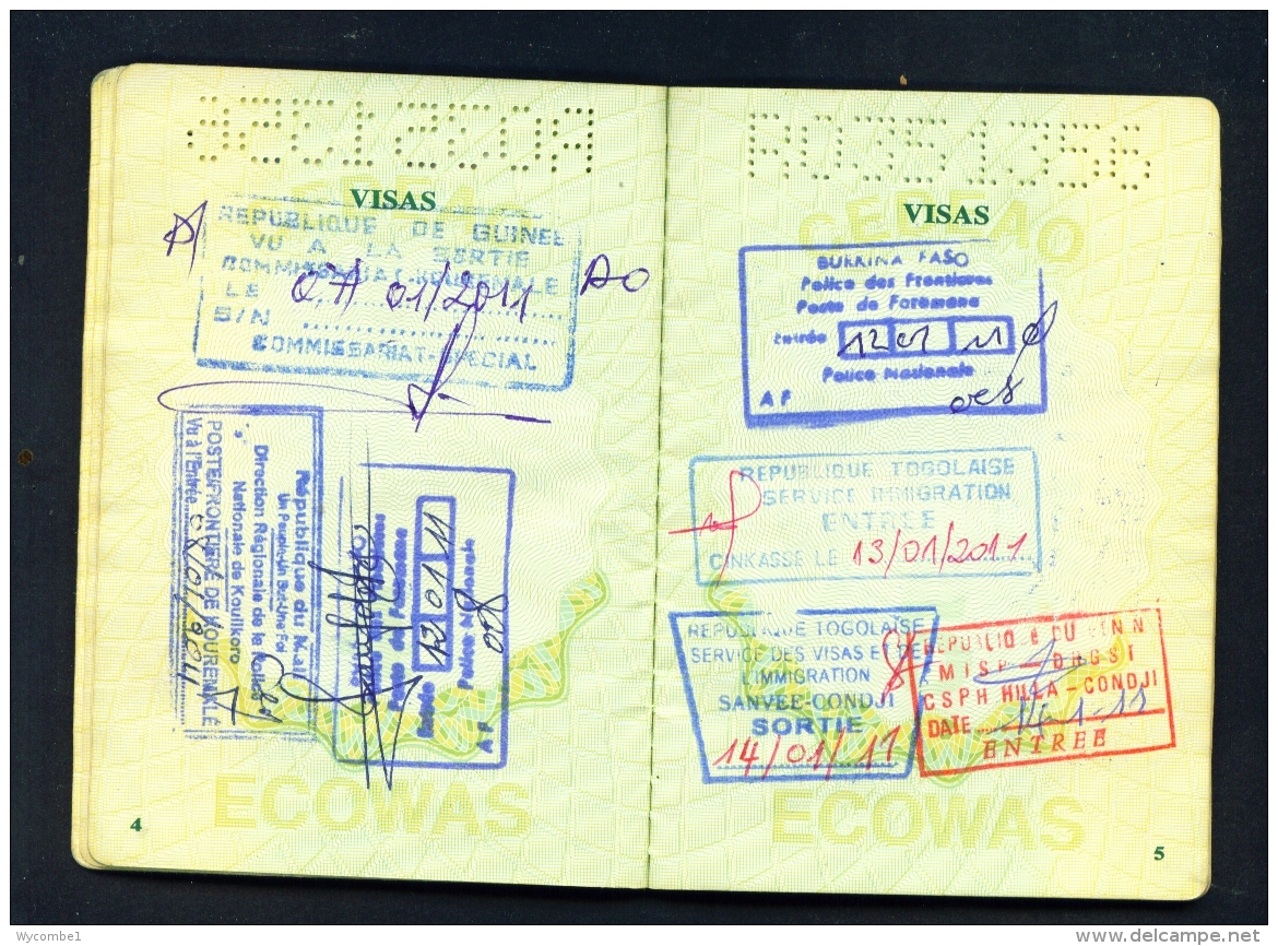 GUINEA (CONAKRY) - Complete Expired Passport. All Used Pages Shown. - Documentos Históricos