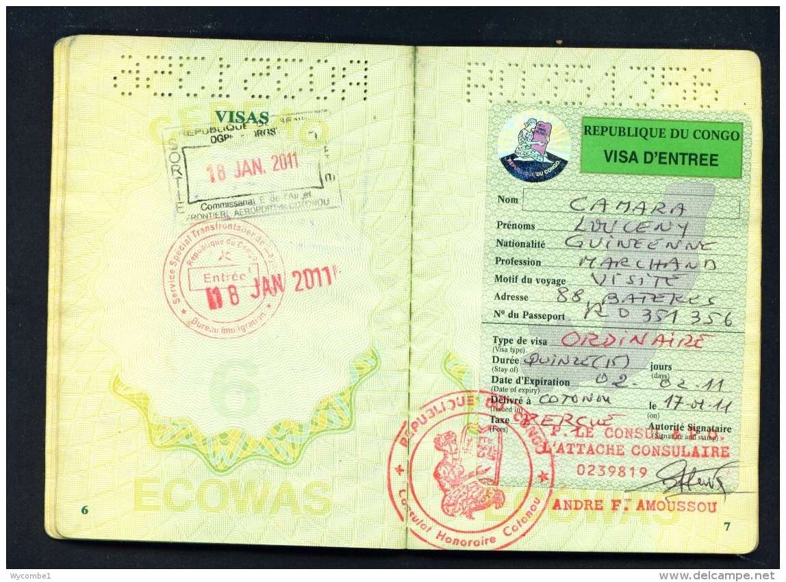 GUINEA (CONAKRY) - Complete Expired Passport. All Used Pages Shown. - Historical Documents