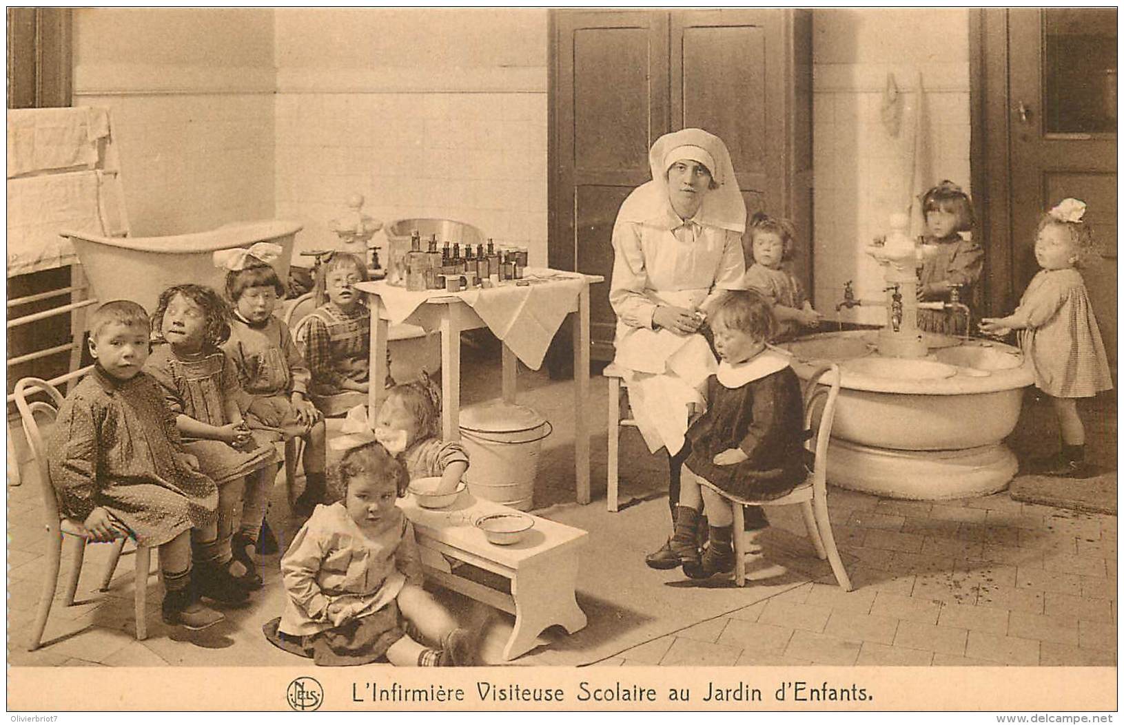 Ass. Infirmières Visiteuses 35 Rue Caroly : Au Jardin D'Enfants - Santé