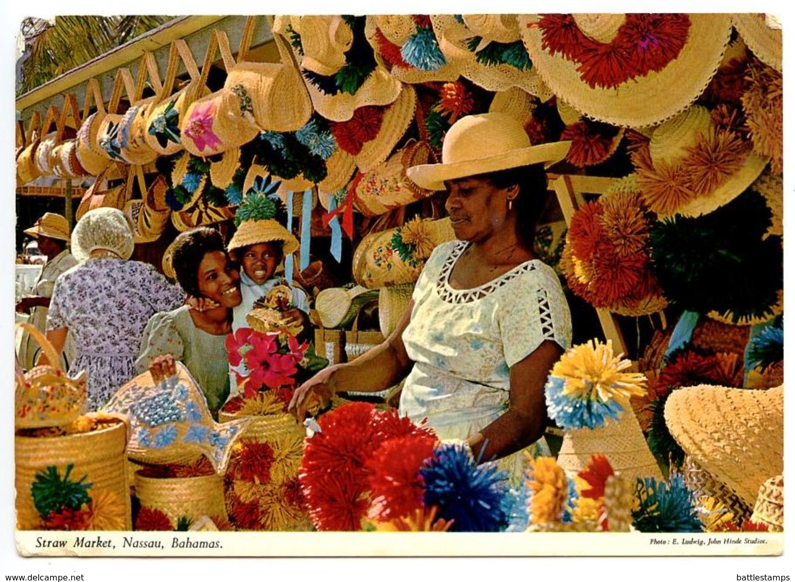 Bahamas 1968 Postcard Nassau - Straw Market - Bahamas