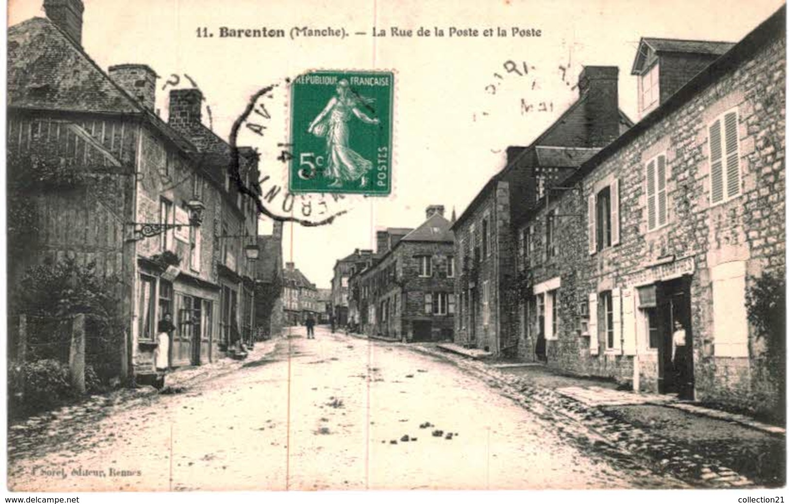 BARENTON .... LA RUE DE LA POSTE - Barenton