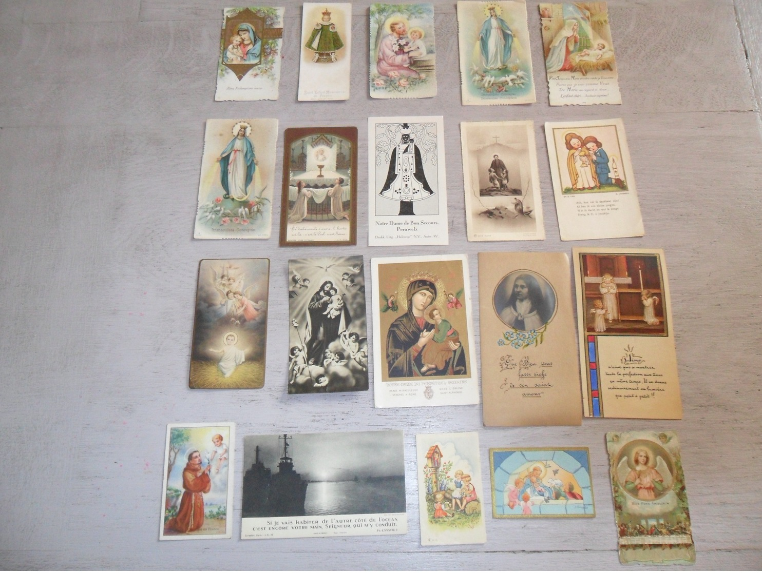 Beau lot de 200 images religieuses    Mooi lot van 200 devotieprentjes - 200 scans