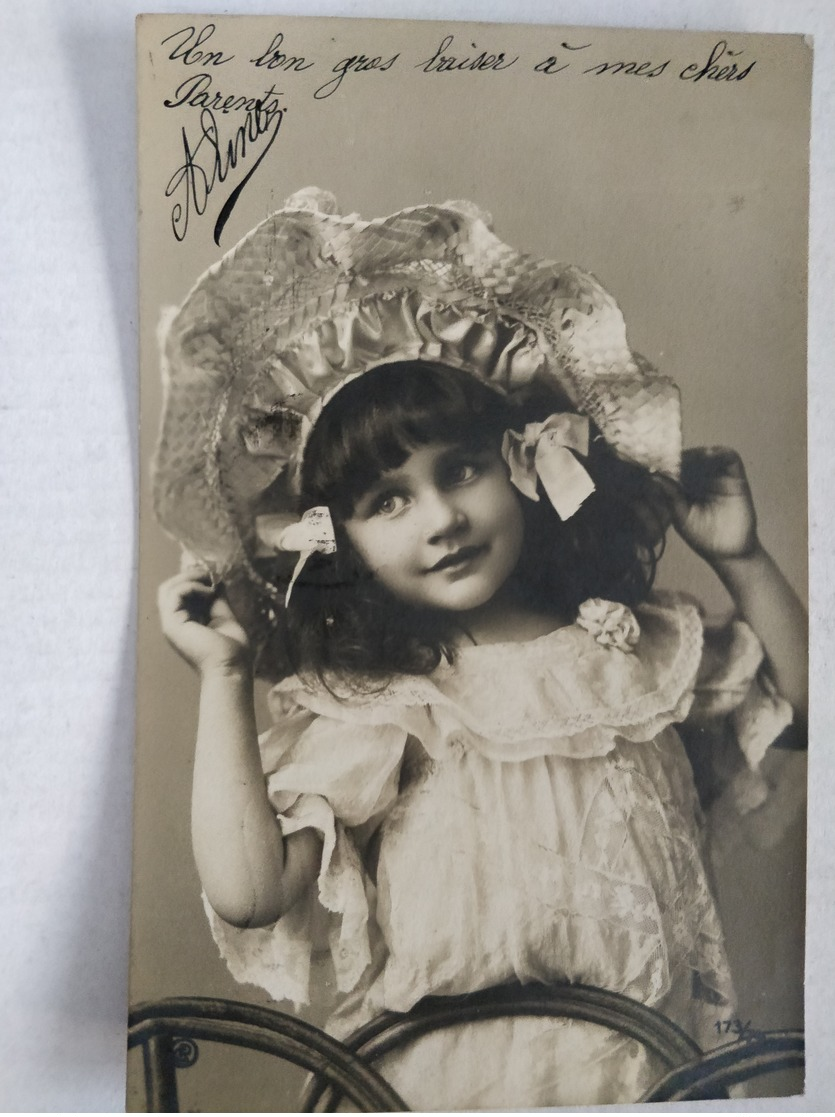 Carte Photo Enfant Avec Un Chapeau. 1906 - Retratos