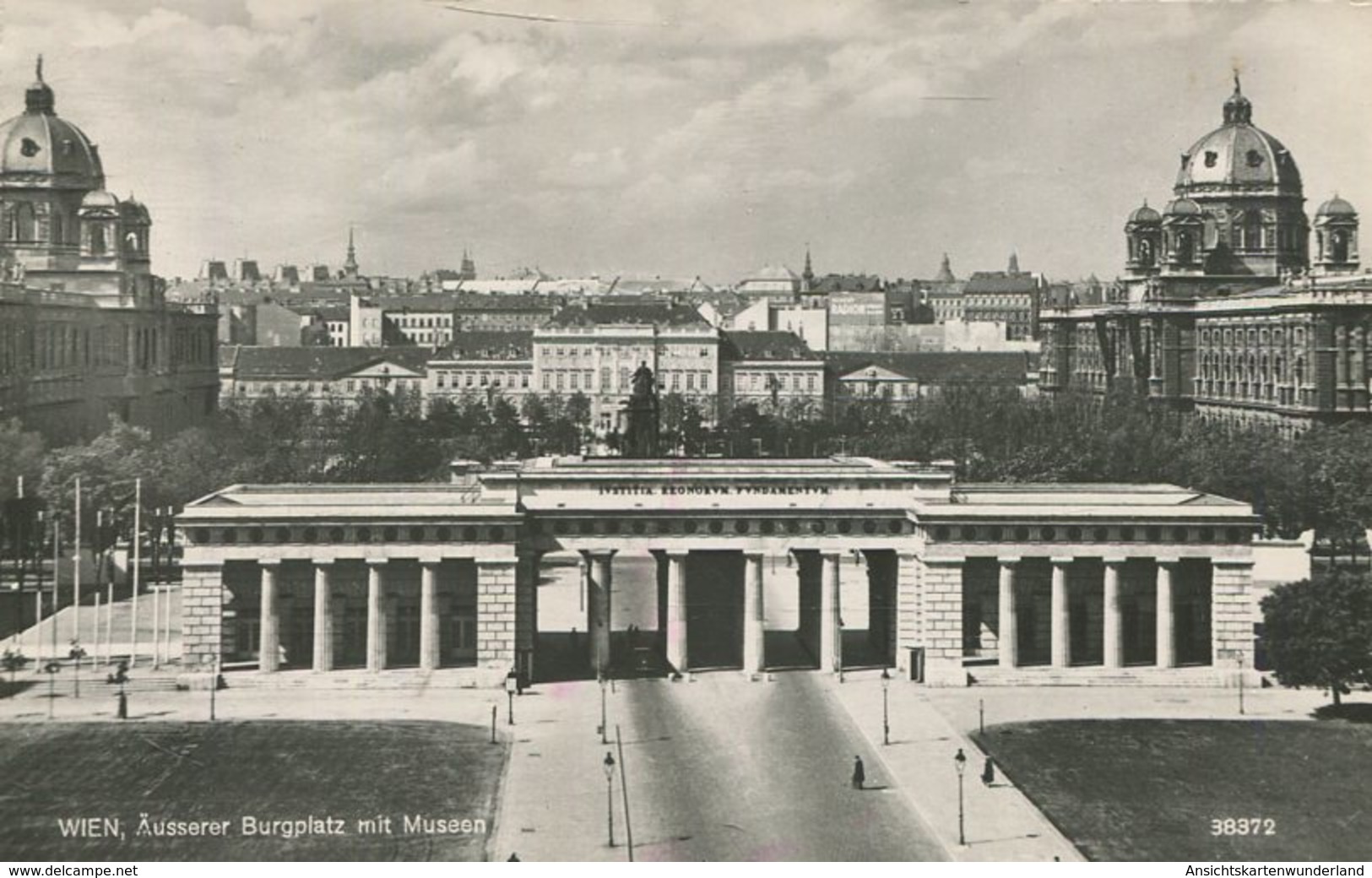 004660  Wien - Äusserer Burgplatz Mit Museen - Ringstrasse