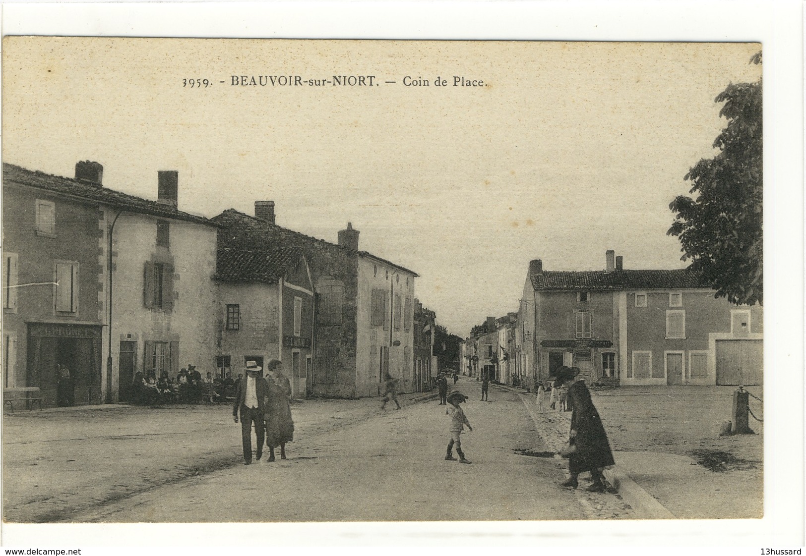 Carte Postale Ancienne Beauvoir Sur Niort - Coin De Place - Beauvoir Sur Niort